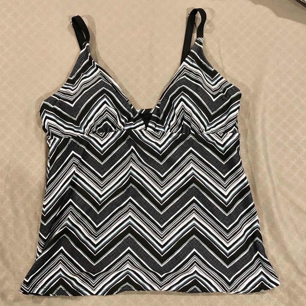 Massimo Black and White Chevron Swim Top
